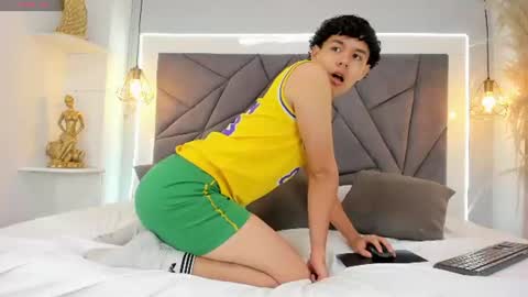 Snapshot of zaimrous chatting on 23, 6, 2026 Zaim online show from 23, 6, 2026