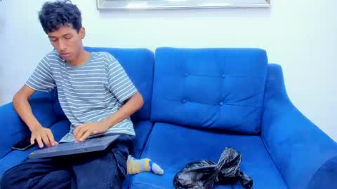 Snapshot of zane_belville chatting on 27, 5, 2026 Zane Belville online show from 27, 5, 2026