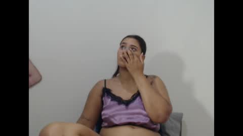 Snapshot of zaphiro__skye chatting on 5, 5, 2026 Skye online show from 5, 5, 2026