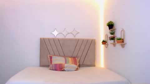 Snapshot of zara_cute18 chatting on 1, 5, 2026 Zara online show from 1, 5, 2026