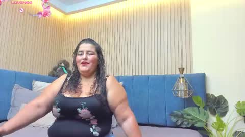 Snapshot of zara_milf_ chatting on 8, 7, 2026 zara online show from 8, 7, 2026