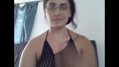 Snapshot of zaraa_lopez chatting on 19, 11, 2025 zaraa_lopez online show from 19, 11, 2025