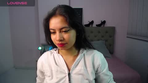 Snapshot of zarah_torres chatting on 7, 12, 2024 Zarah online show from 7, 12, 2024