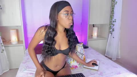 Snapshot of zaraprescott chatting on 4, 5, 2026 SARA online show from 4, 5, 2026