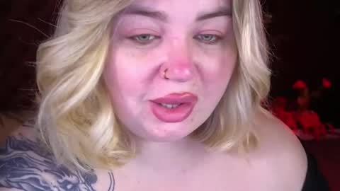 Snapshot of zarareign_ chatting on 30, 4, 2026 Lola online show from 30, 4, 2026