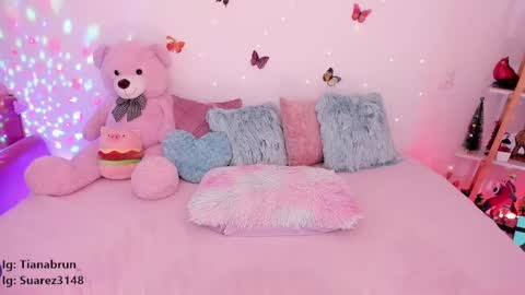 Zara online show from 4, 3, 2025