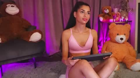 Snapshot of zariaavera chatting on 15, 5, 2026 zariaavera online show from 15, 5, 2026