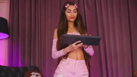 Snapshot of zariaavera chatting on 24, 5, 2026 zariaavera online show from 24, 5, 2026