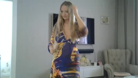 Snapshot of zarinaswift chatting on 4, 7, 2026 Zarina Swift online show from 4, 7, 2026