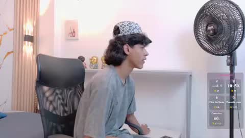 Snapshot of zayn_fox32 chatting on 29, 6, 2026 Zayn online show from 29, 6, 2026