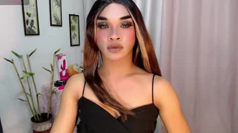 zaynelustts online show from 3, 12, 2025