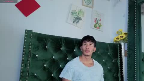 Snapshot of zaynmoretti chatting on 10, 7, 2026 zaynmoretti online show from 10, 7, 2026