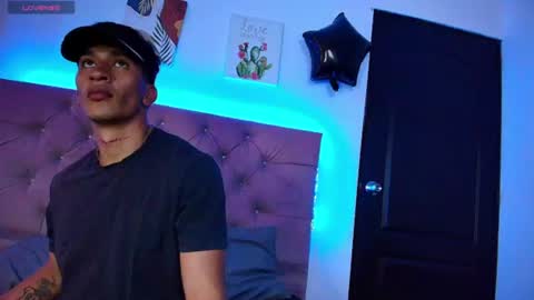 Snapshot of zaynmoretti chatting on 27, 7, 2026 zaynmoretti online show from 27, 7, 2026
