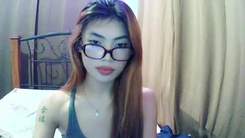Snapshot of zeah_rev21 chatting on 9, 5, 2026 zeah_rev21 online show from 9, 5, 2026