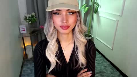 Snapshot of zelainalovetocum chatting on 10, 2, 2025 zelainalovetocum online show from 10, 2, 2025