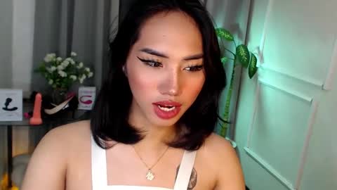 Snapshot of zelainalovetocum chatting on 4, 3, 2025 zelainalovetocum online show from 4, 3, 2025
