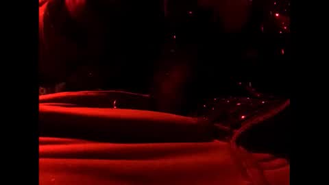 Snapshot of zeroandhero chatting on 23, 12, 2024 zero online show from 23, 12, 2024