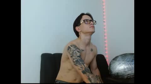Snapshot of zeusdark19 chatting on 15, 5, 2026 zeus online show from 15, 5, 2026