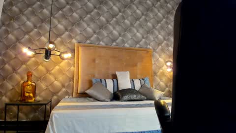 zeus online show from 4, 1, 2025