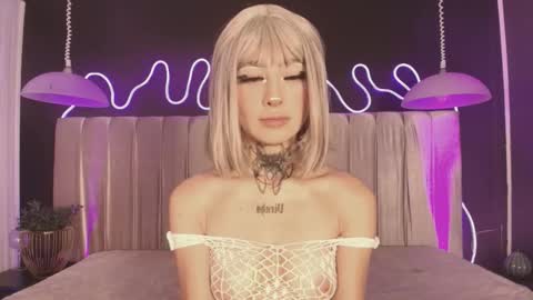 Snapshot of zhally_dee chatting on 24, 2, 2026 zhally_dee online show from 24, 2, 2026