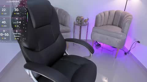 Snapshot of zharaa_fox chatting on 18, 11, 2025 Zhara online show from 18, 11, 2025