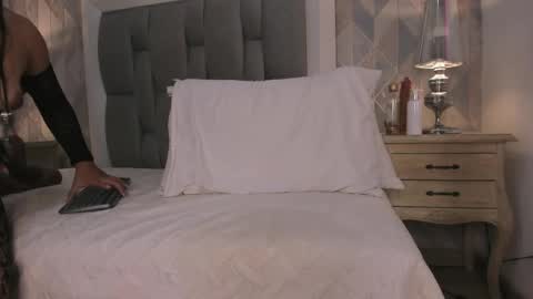 zharia_lux25 online show from 1, 4, 2026