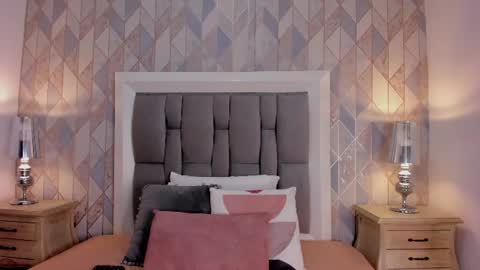 Snapshot of zharia_lux25 chatting on 14, 6, 2026 zharia_lux25 online show from 14, 6, 2026