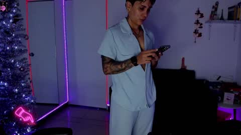 zhoestrong online show from 5, 1, 2025