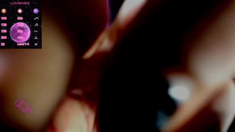 zhoestrong online show from 8, 3, 2025