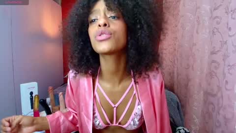 Zia Green online show from 25, 2, 2025