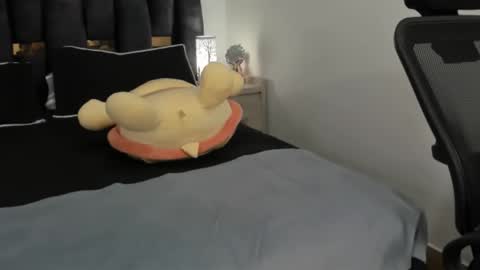 ziataylor online show from 12, 2, 2025