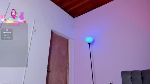 Snapshot of zoe6x chatting on 14, 10, 2025 zoe online show from 14, 10, 2025