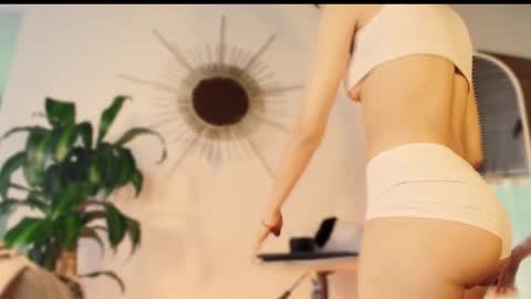 Snapshot of zoe_bakerr chatting on 6, 6, 2026 Zoe Baker online show from 6, 6, 2026