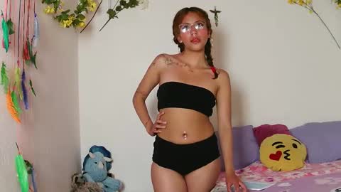 Snapshot of zoe_ch_ chatting on 10, 10, 2025 zoe_ch_ online show from 10, 10, 2025