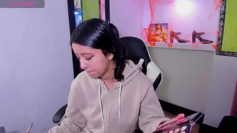 Z O E online show from 6, 11, 2025