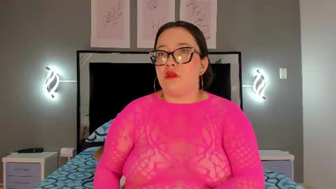 zoe_curvyy online show from 16, 6, 2026