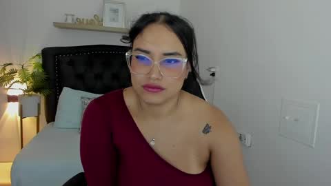 Zoe  online show from 8, 3, 2025