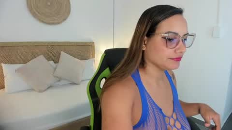 Zoe  online show from 17, 6, 2026