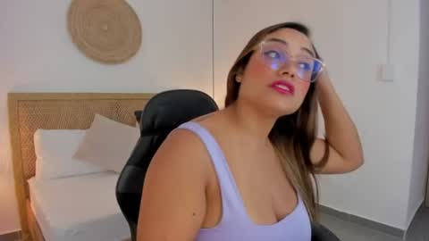 Zoe  online show from 15, 7, 2026