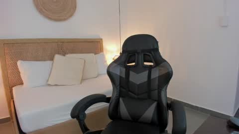 Zoe  online show from 28, 7, 2026