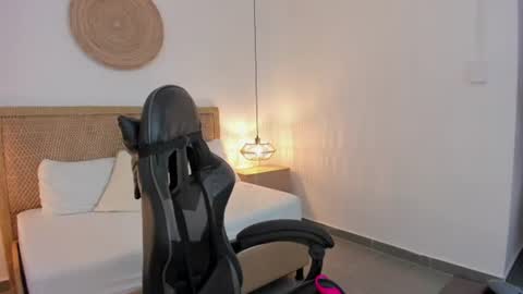 Zoe  online show from 28, 7, 2026