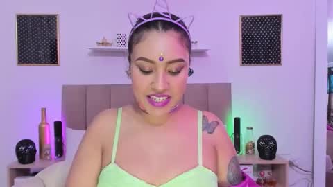 Zoe Gruber online show from 18, 10, 2025