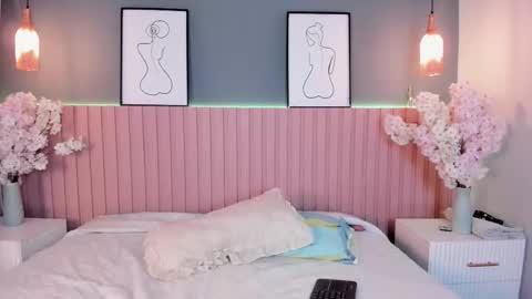 zoe_henderson online show from 6, 3, 2026