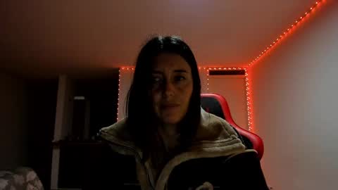 Snapshot of zoe_jeane_beker chatting on 5, 3, 2025 ZOE online show from 5, 3, 2025