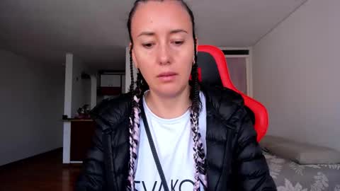 Snapshot of zoe_jeane_beker chatting on 26, 11, 2025 ZOE online show from 26, 11, 2025