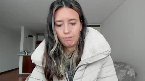 Snapshot of zoe_jeane_beker chatting on 3, 4, 2026 ZOE online show from 3, 4, 2026