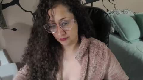 Snapshot of zoe_koller chatting on 7, 11, 2025 Zoe Koller online show from 7, 11, 2025