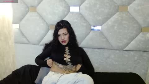 Snapshot of zoe_lara_34 chatting on 28, 5, 2026 zoe online show from 28, 5, 2026