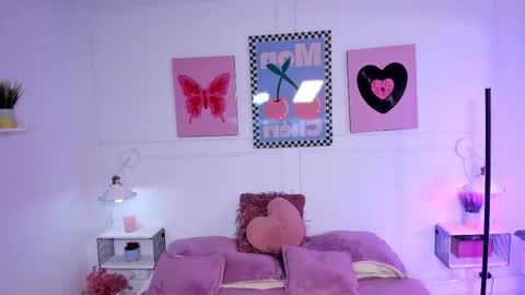 Zoe Lynch online show from 7, 1, 2026