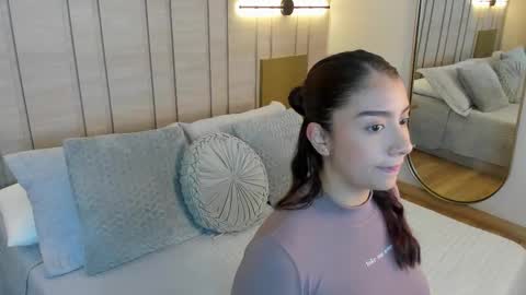 Snapshot of zoe_mhendez chatting on 18, 1, 2026 zoe_mhendez online show from 18, 1, 2026